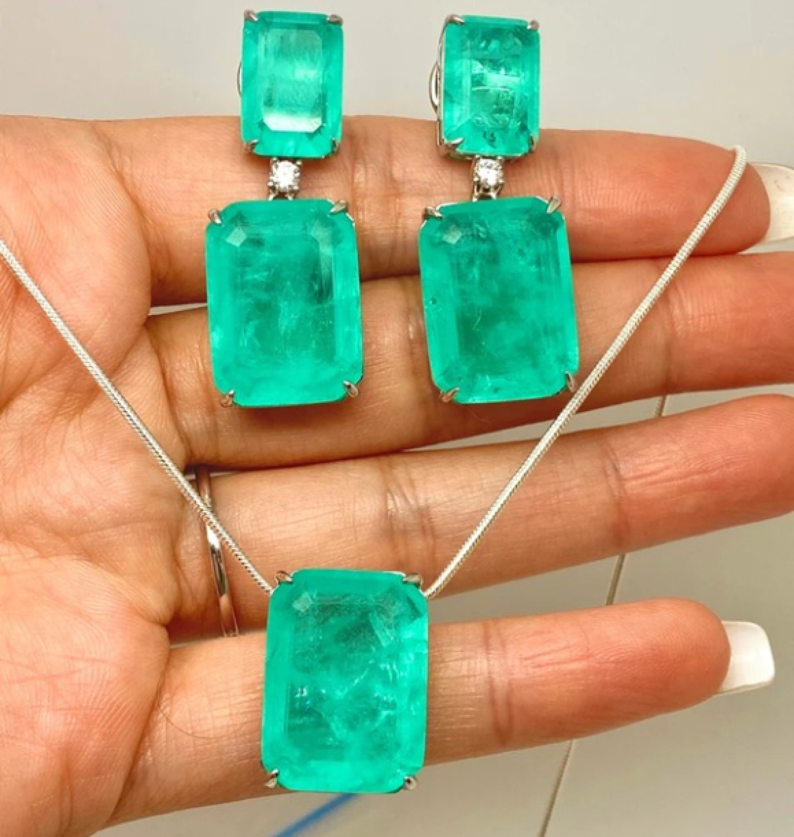 emerald earrings