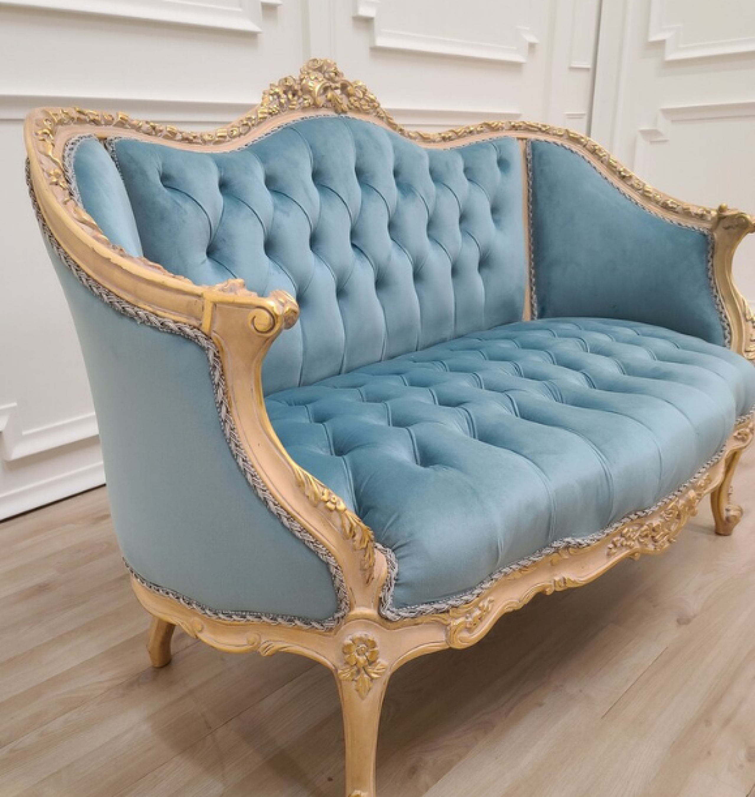 topaz settee