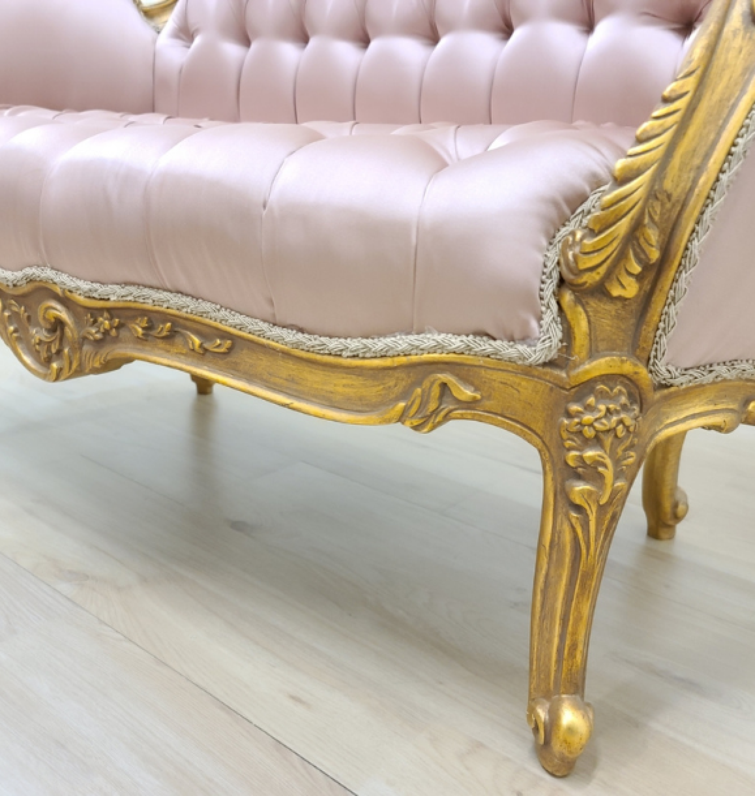 rose settee