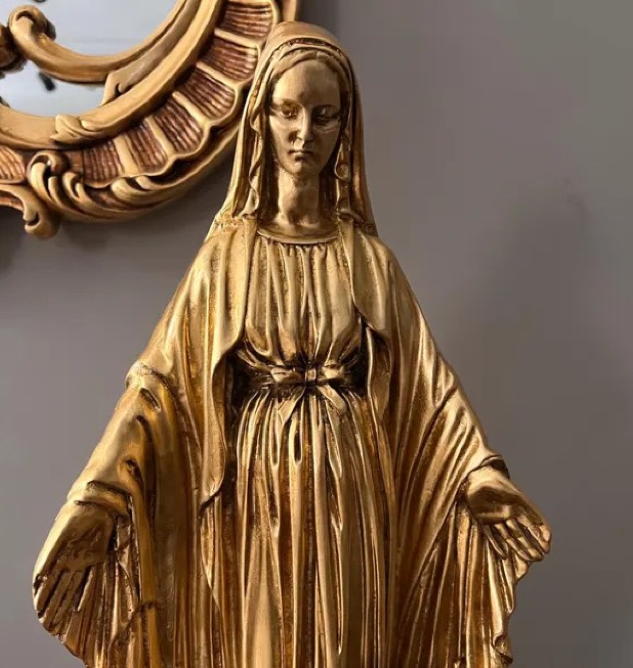 virgin mary sculpture