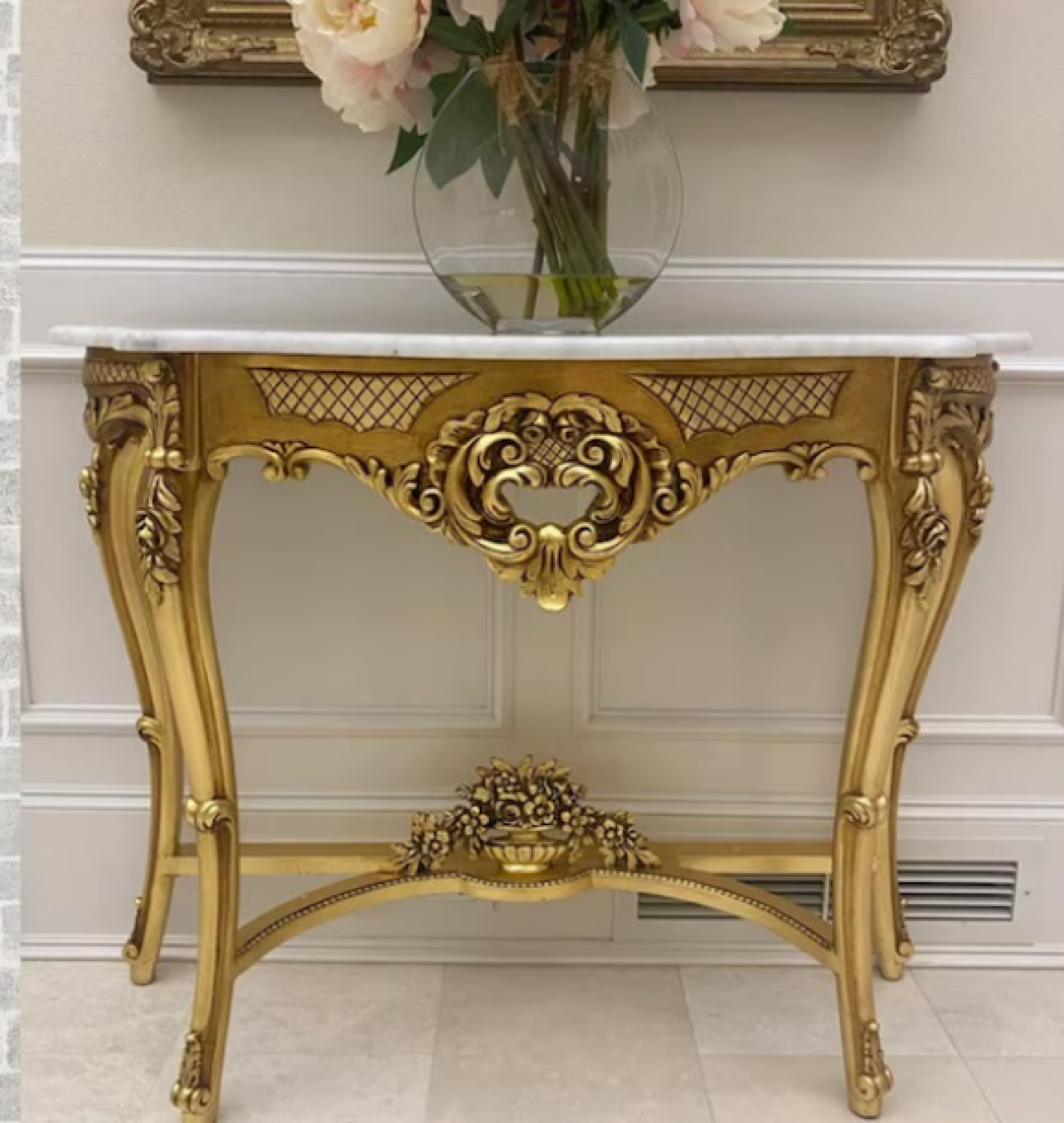 gold table