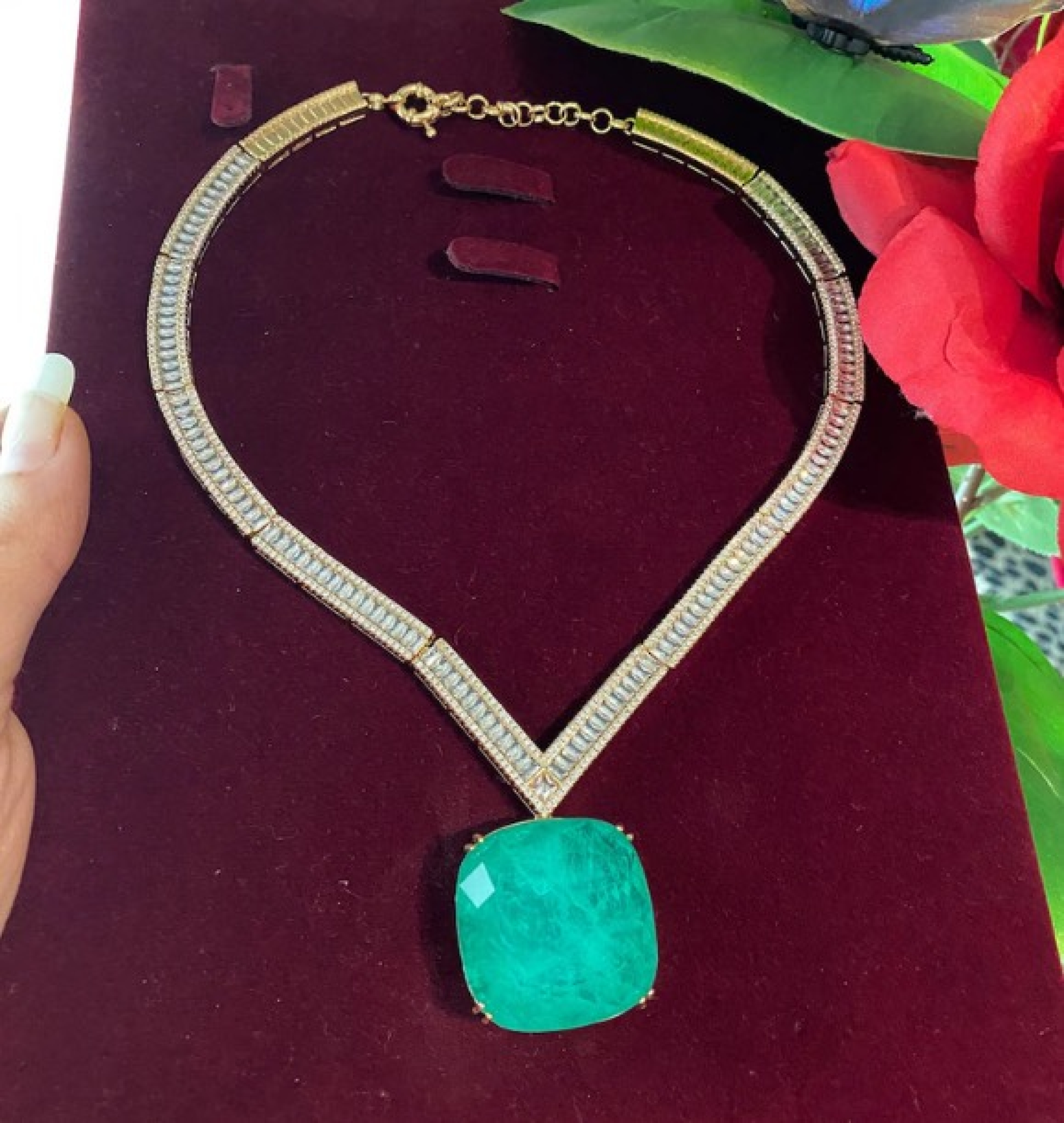 emerald choker