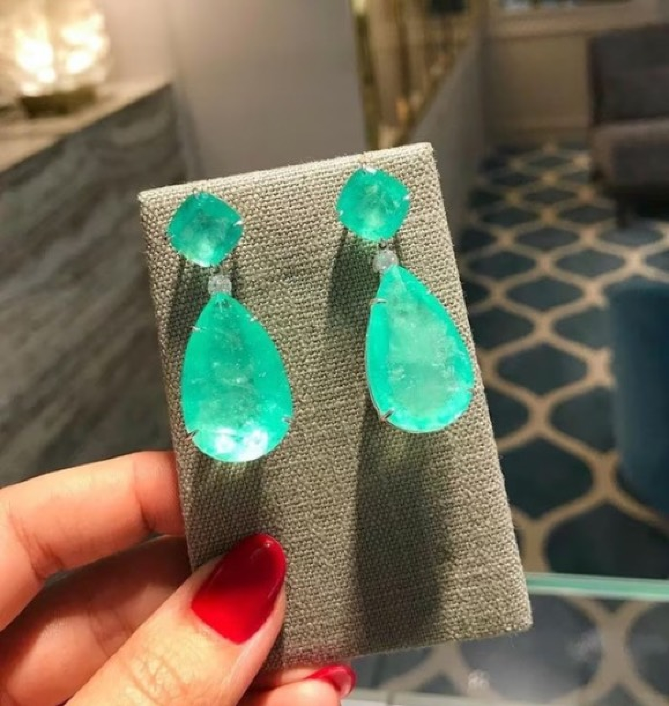 drop earrings
