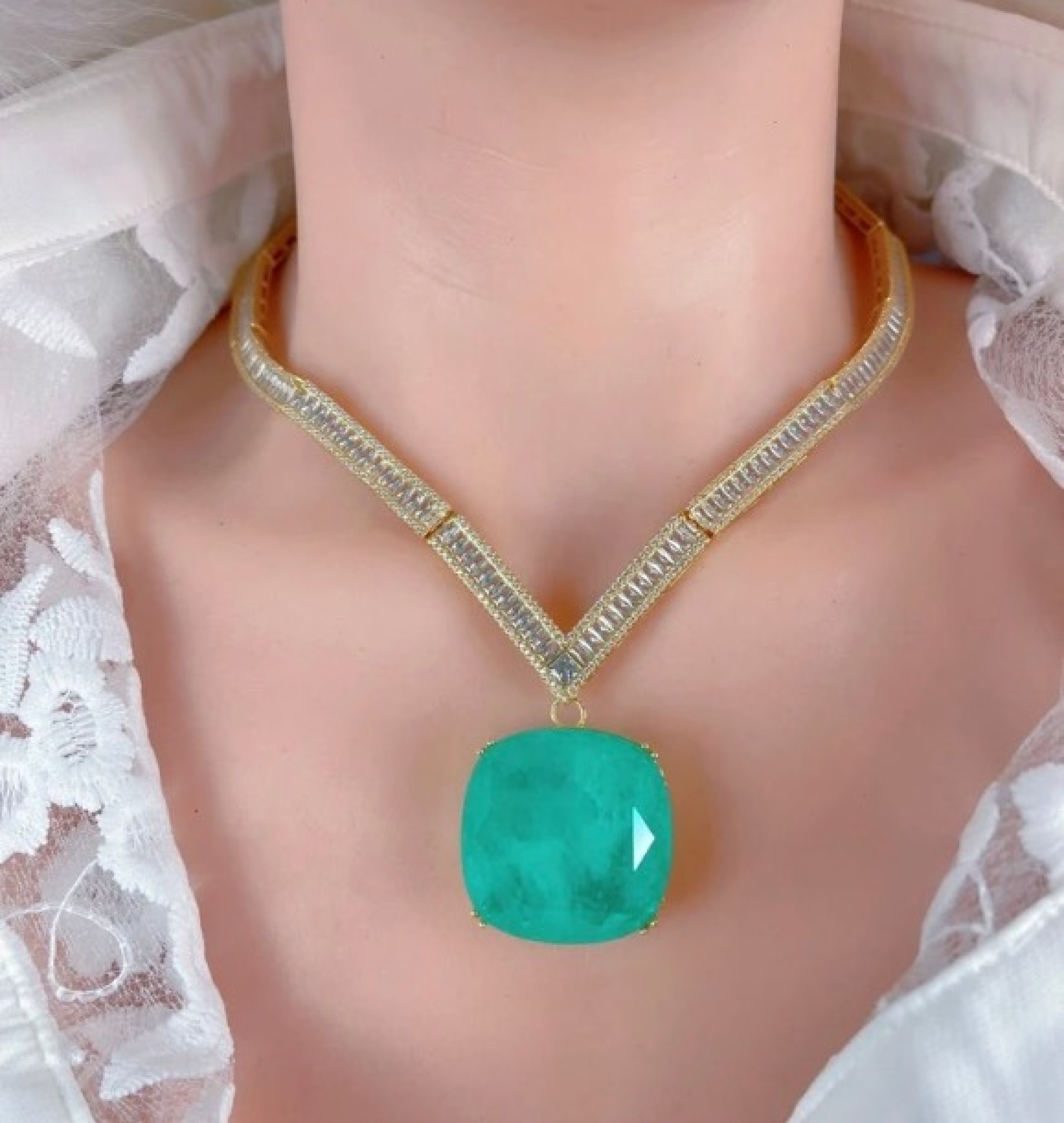 emerald choker