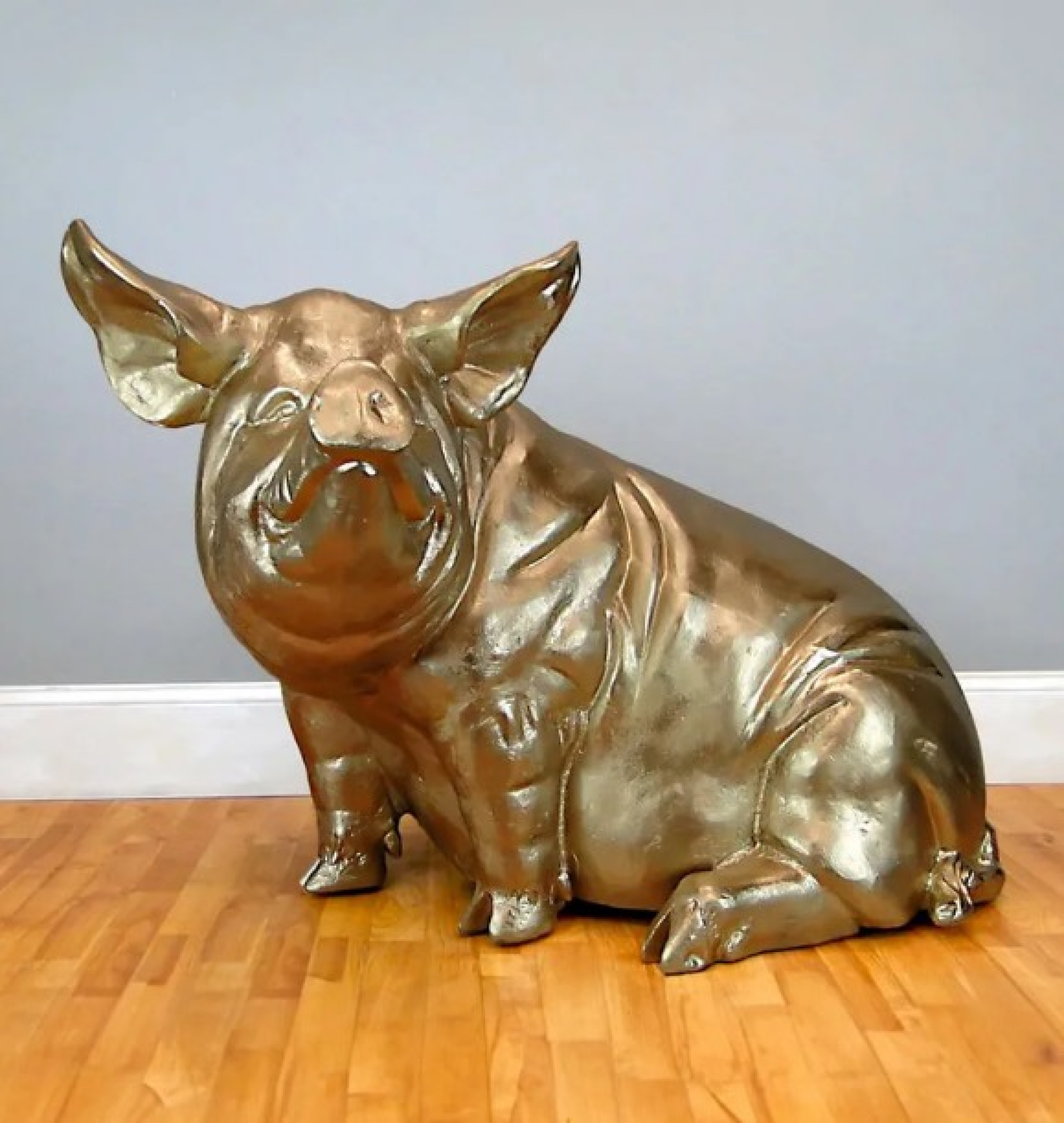pig statue