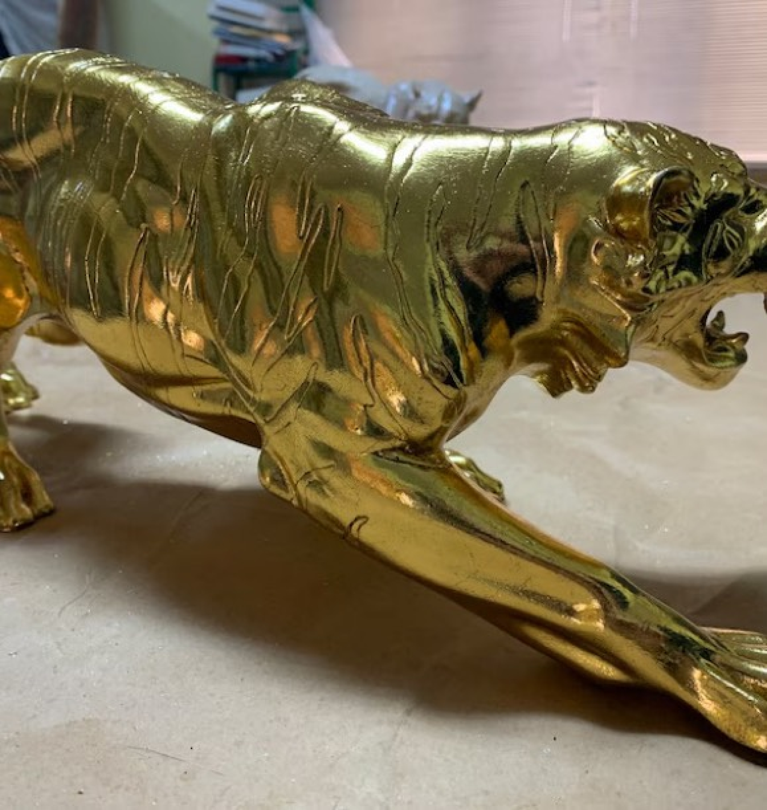 tiger  sculpture
