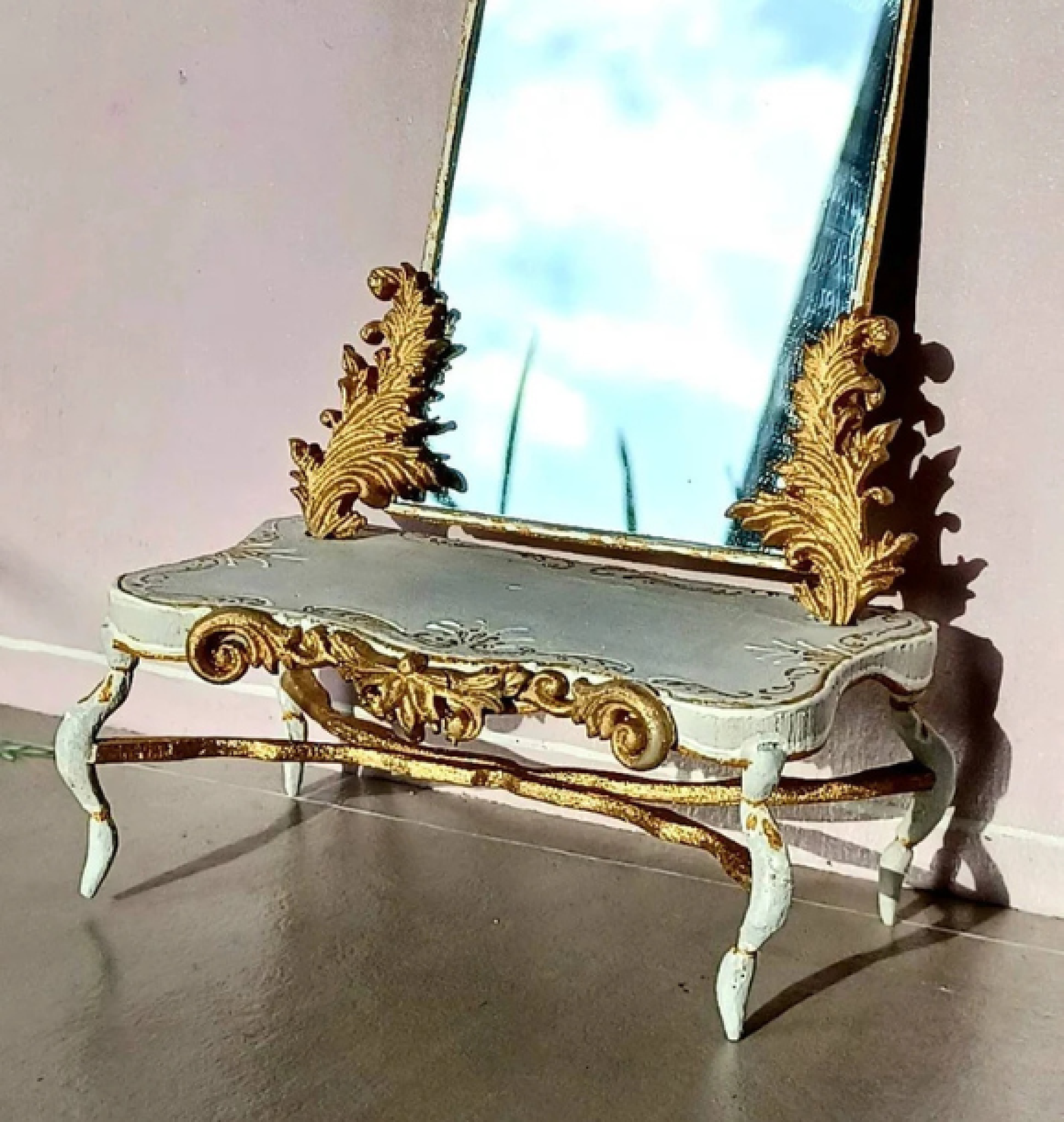 doll vanity