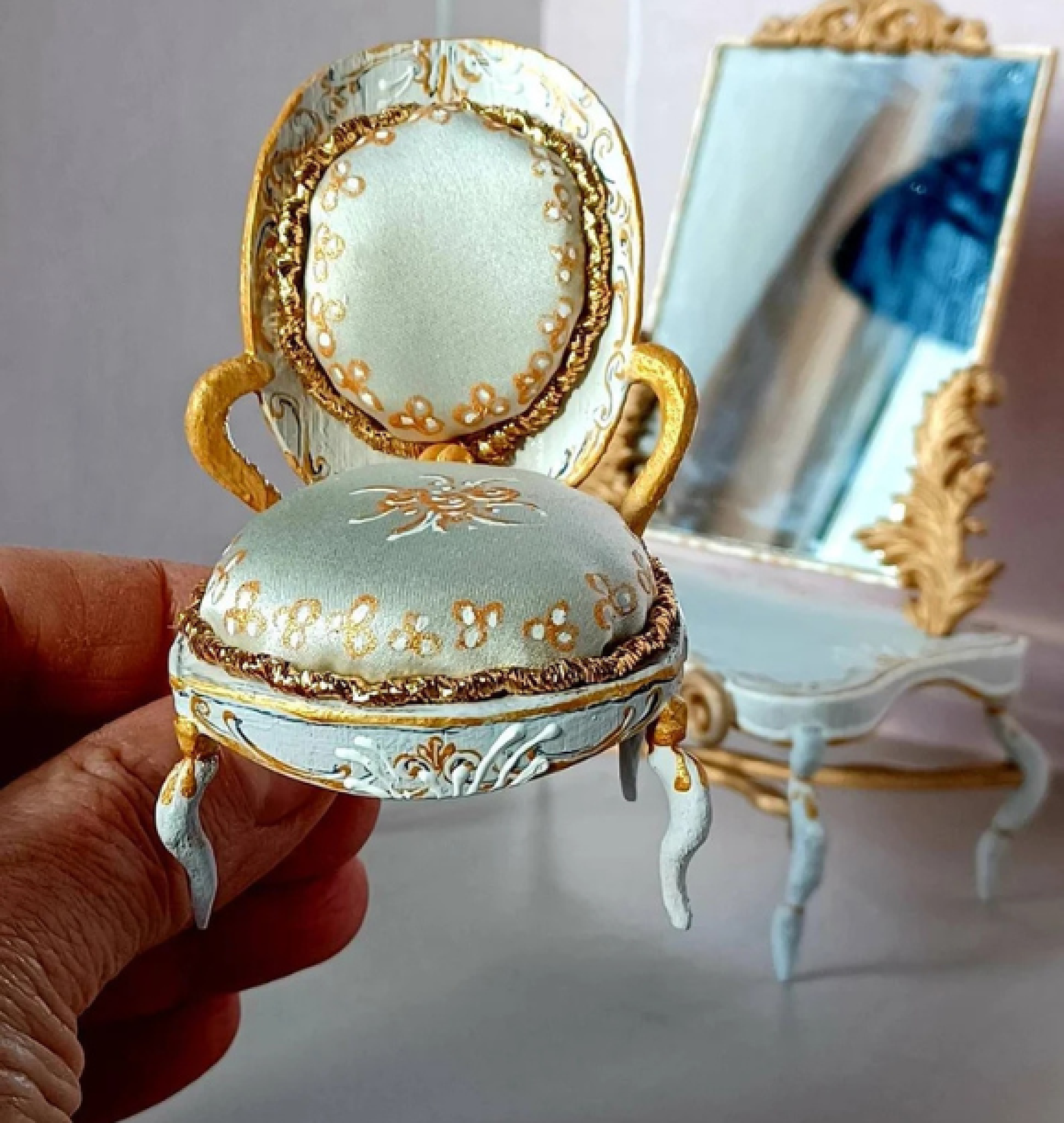 doll vanity