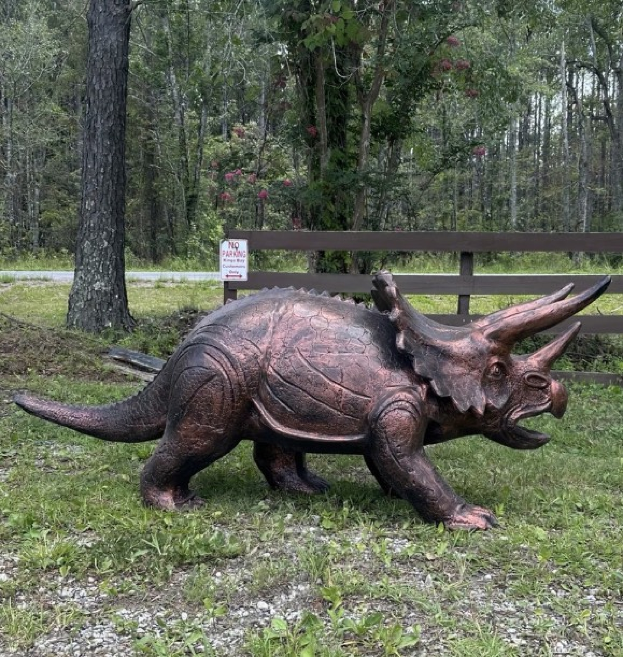 dinosaur statue