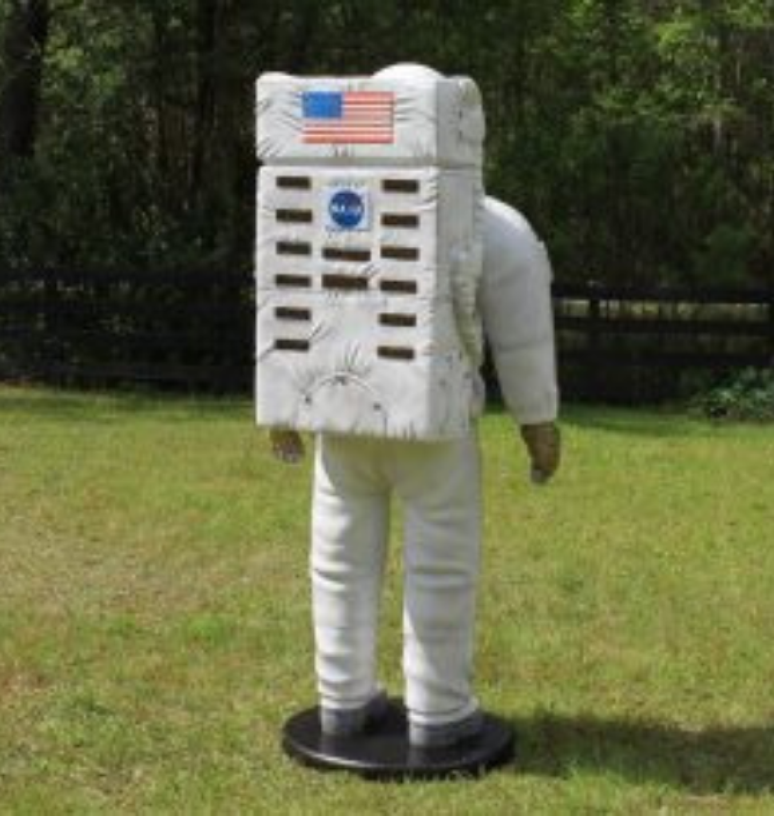 astronaut statue