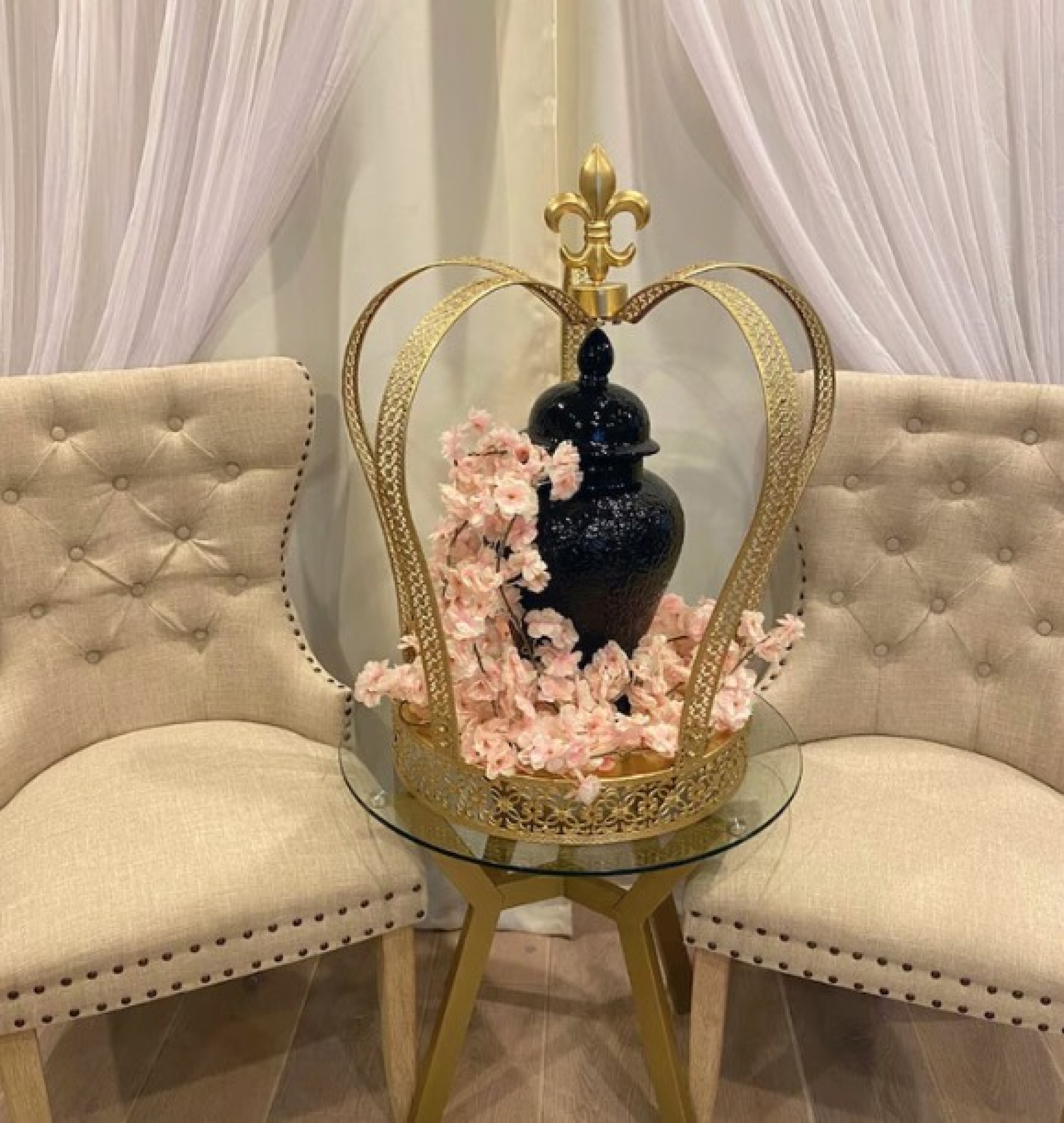 crown stand