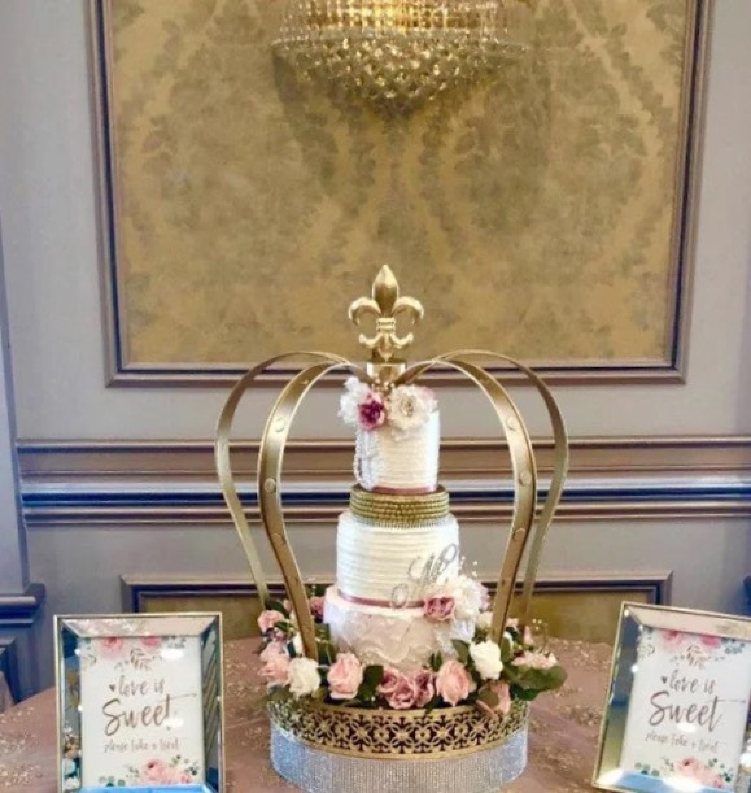 crown stand