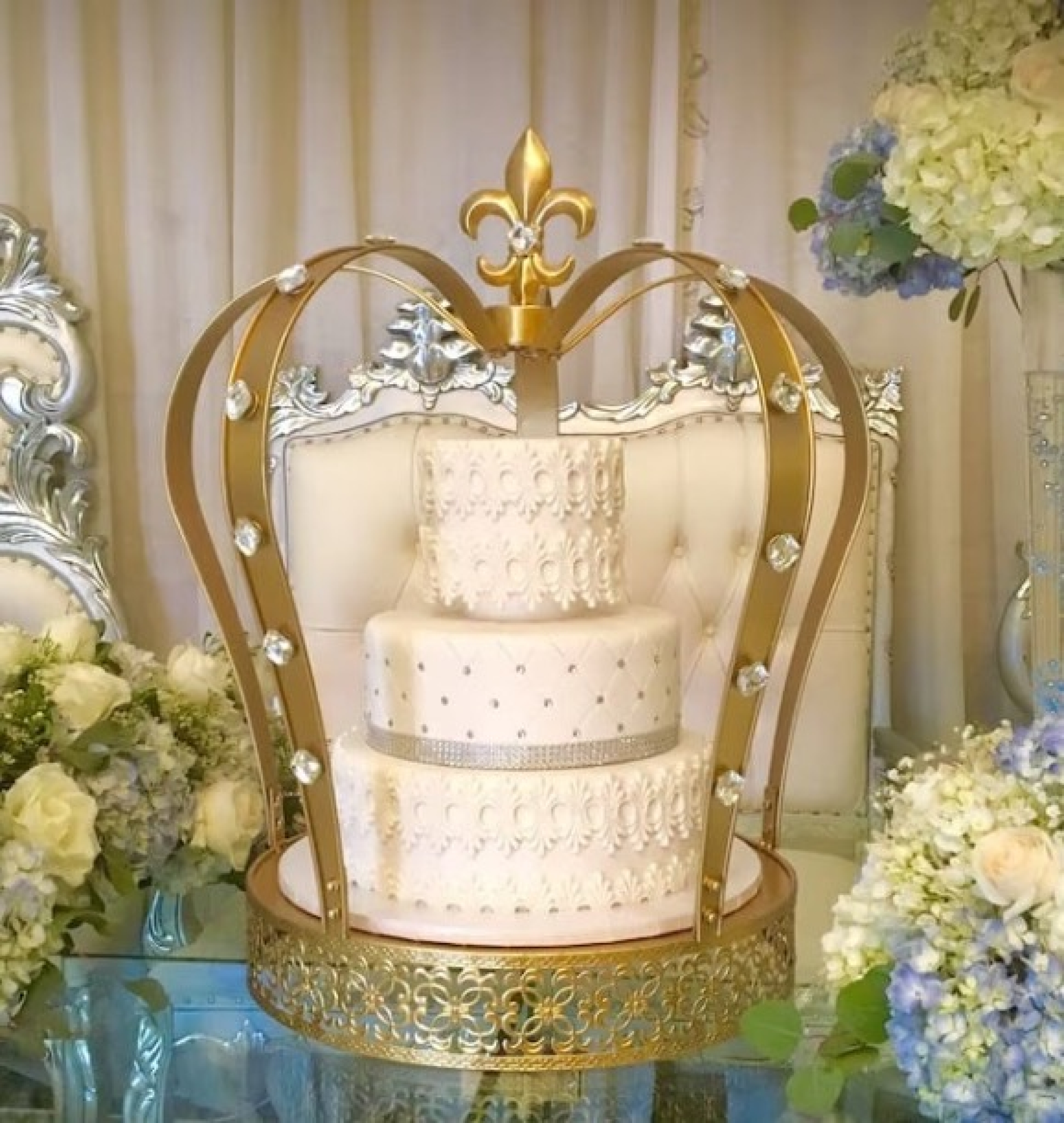 crown stand