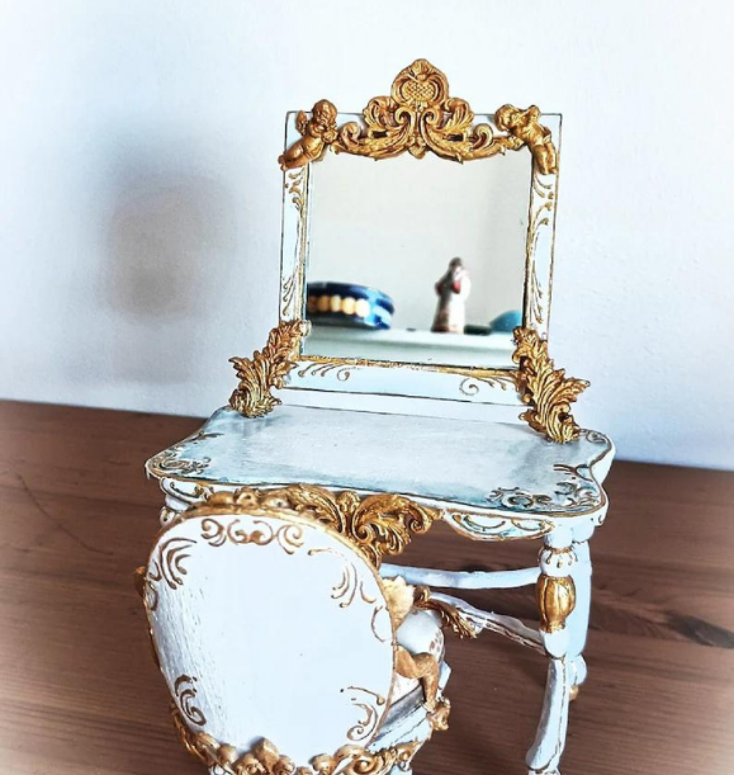 doll vanity