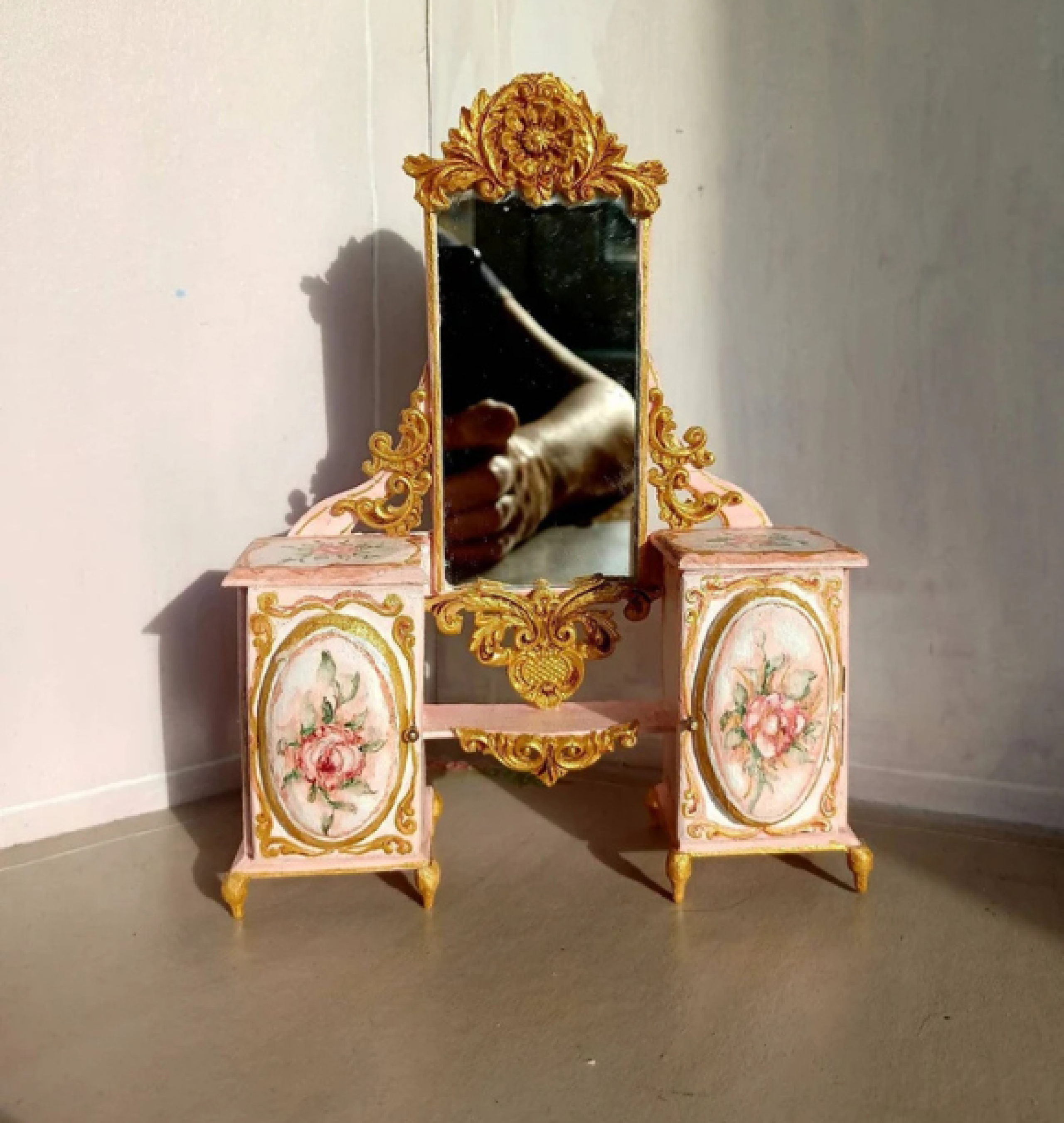 doll vanity