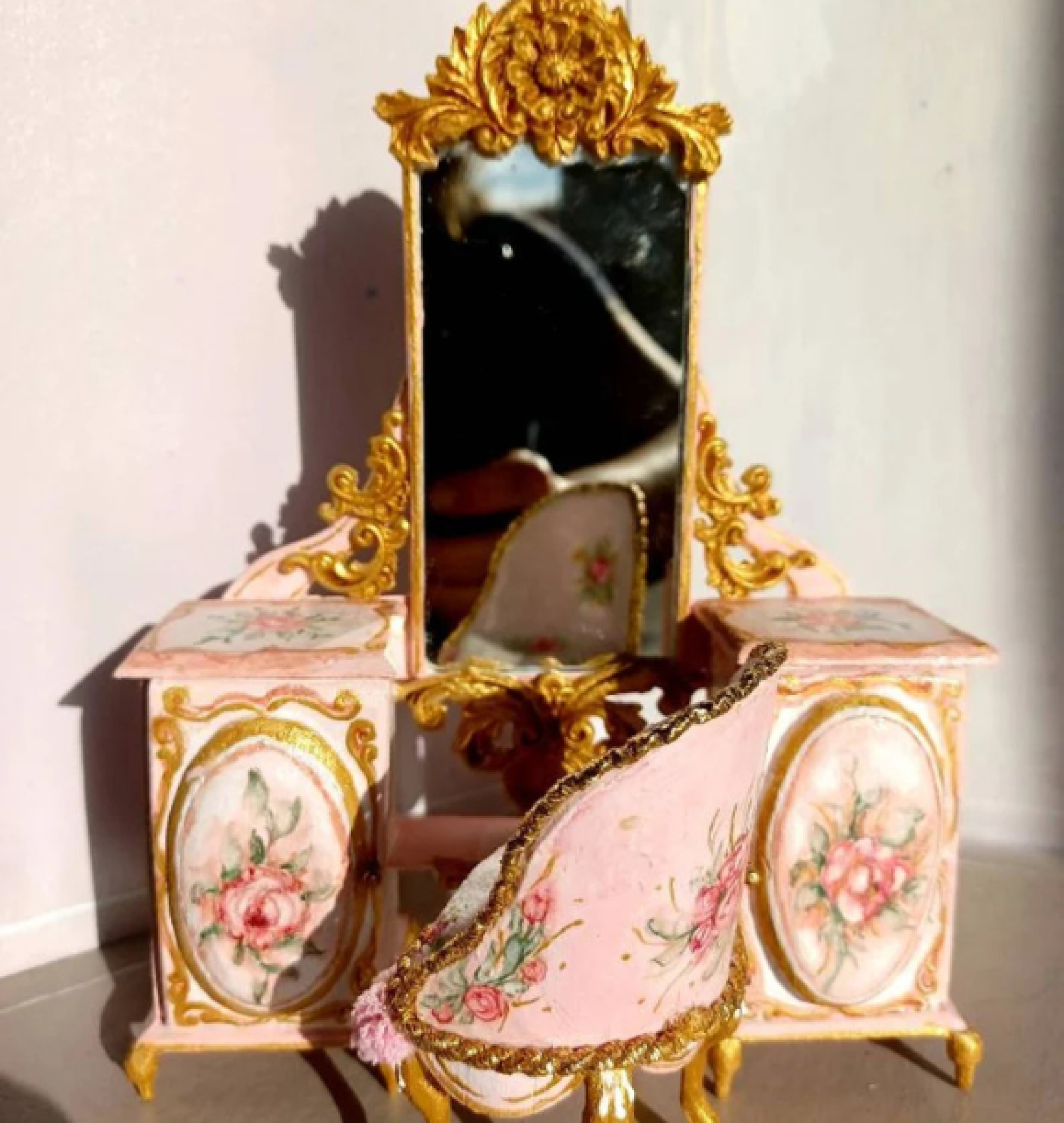 doll vanity