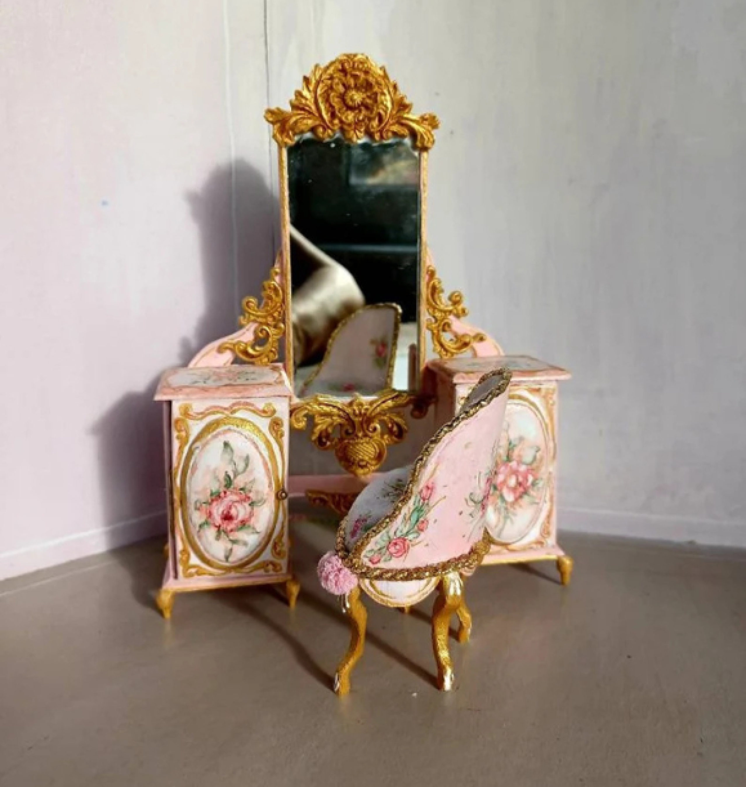 doll vanity