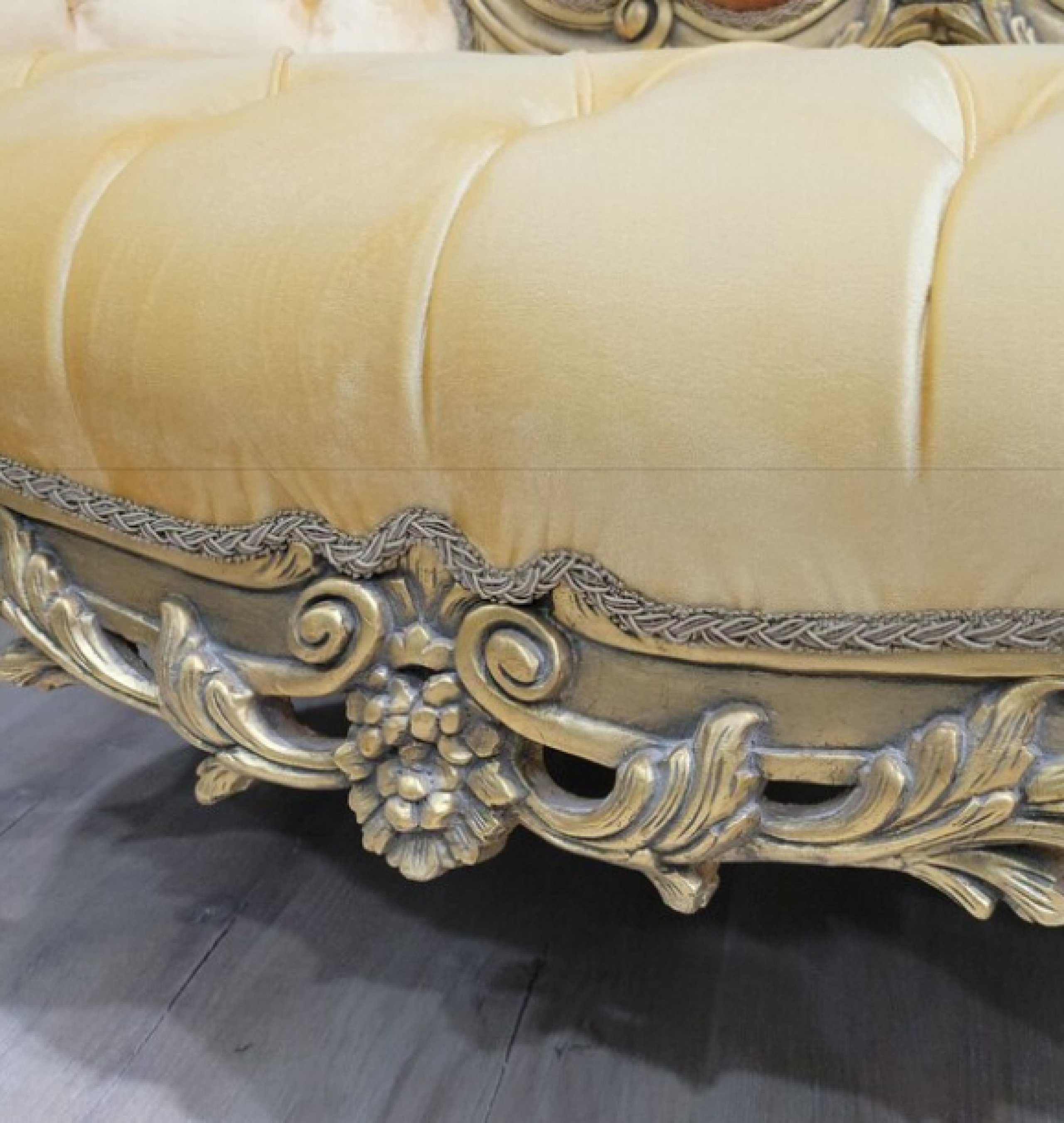 citrine settee