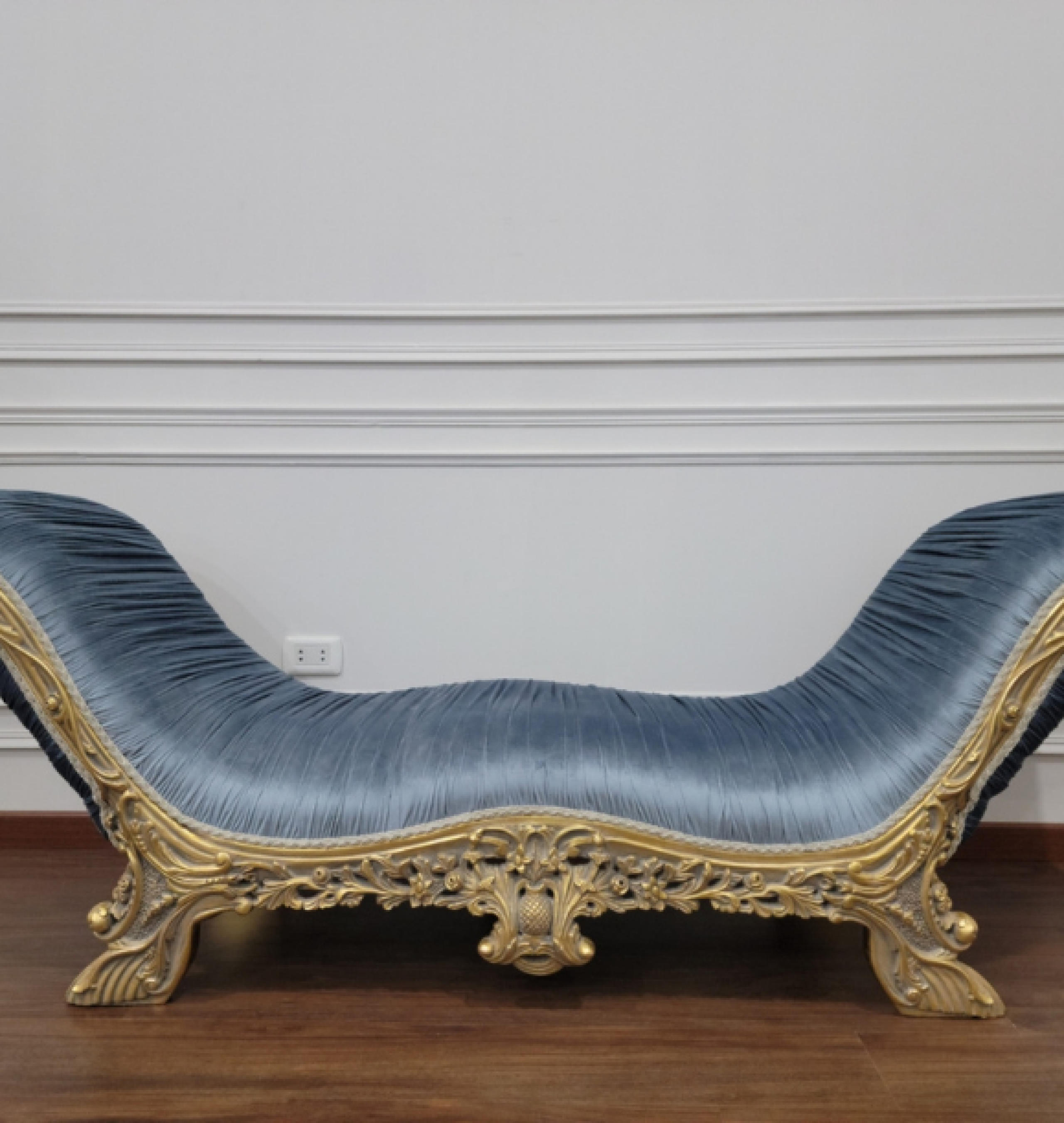 sky chaise