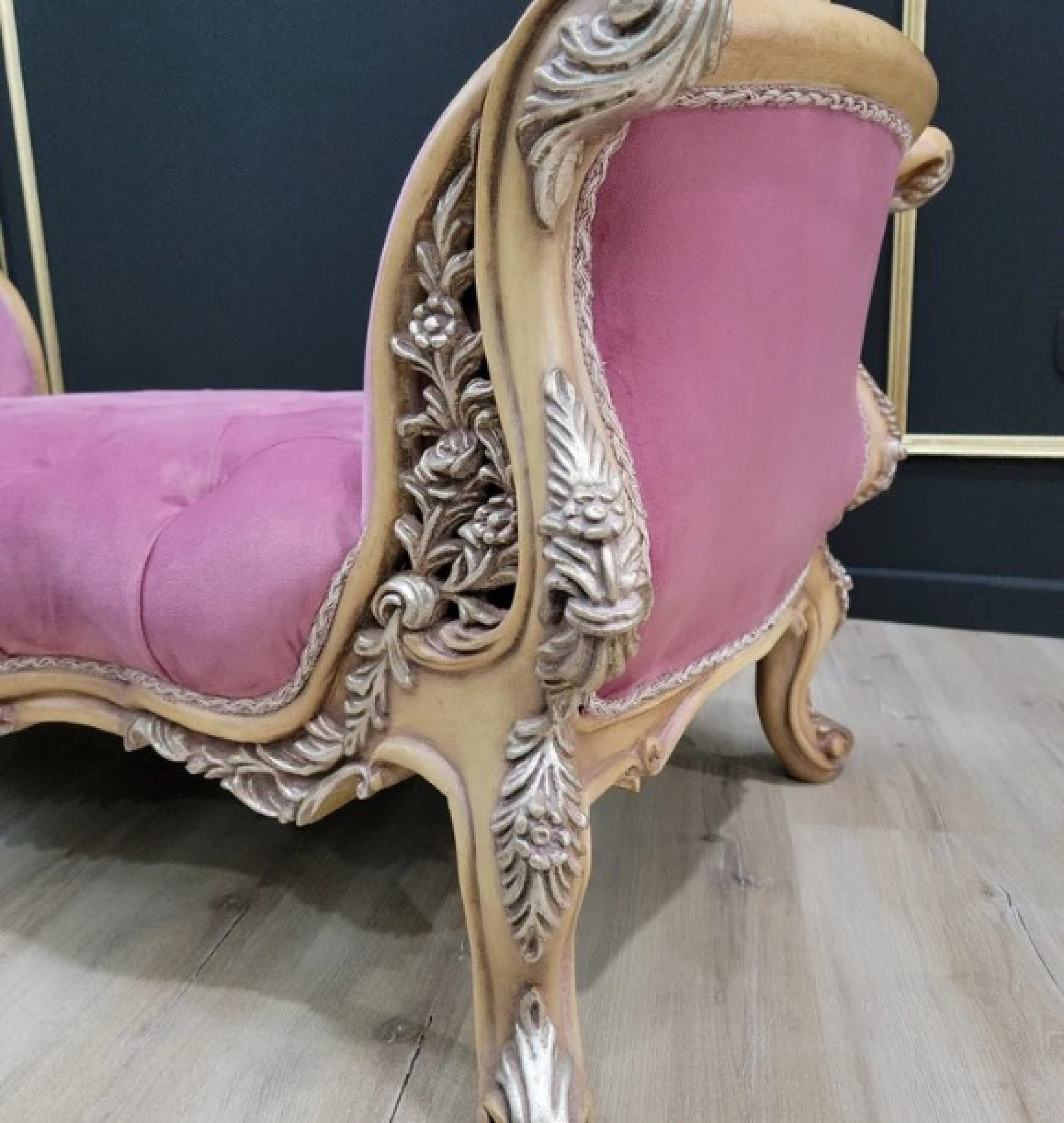 magenta chaise