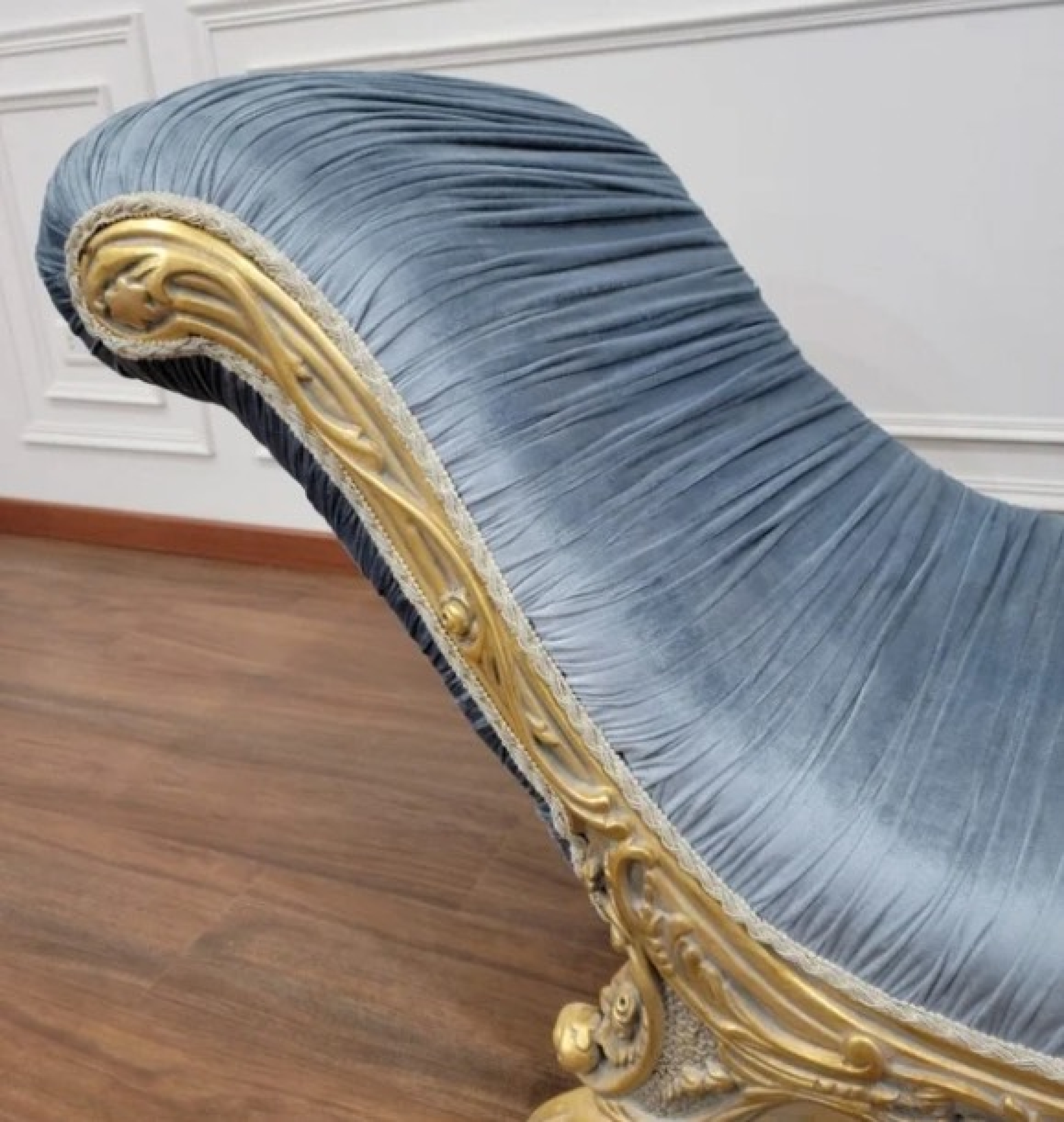 sky chaise