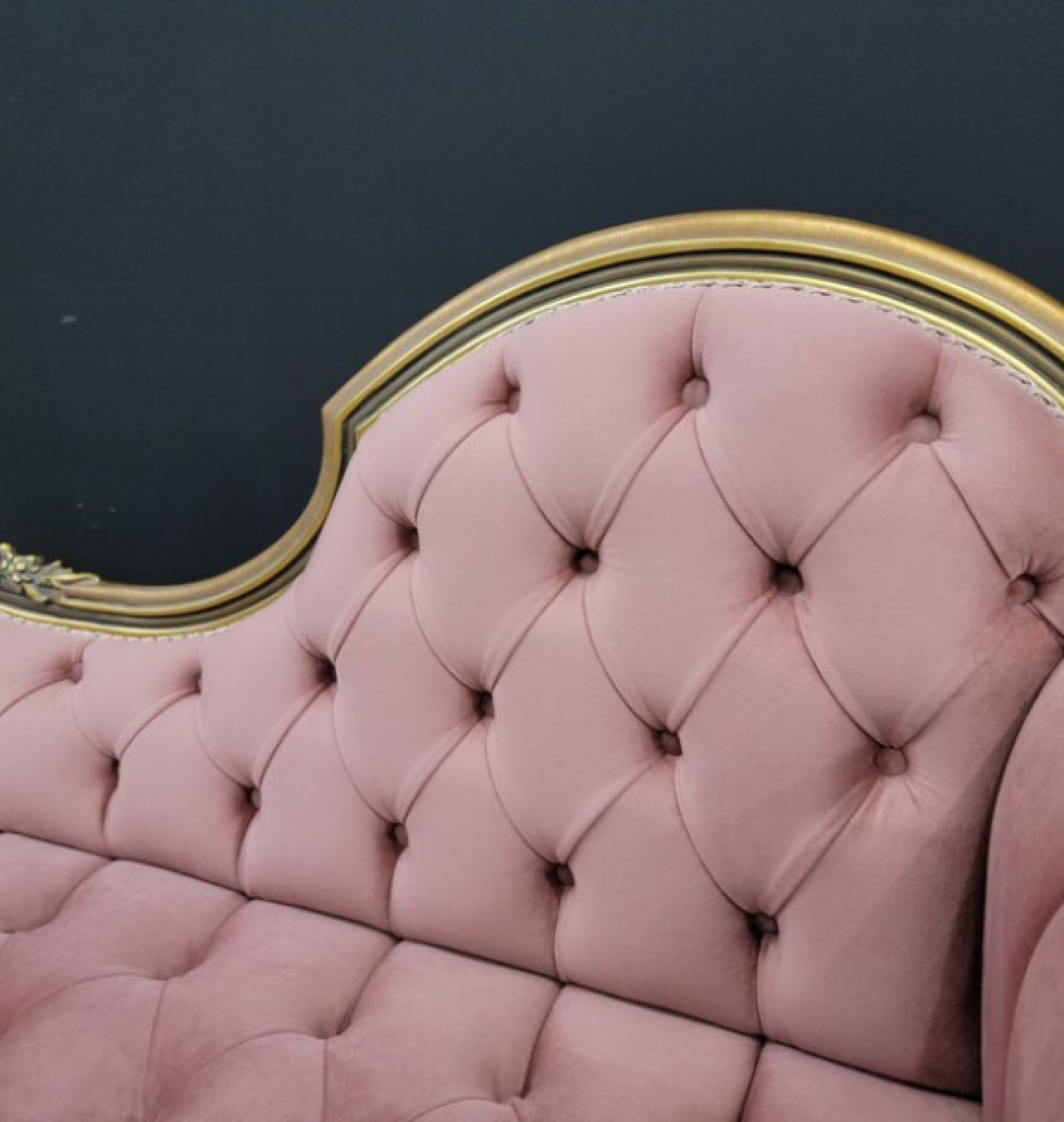 magenta chaise