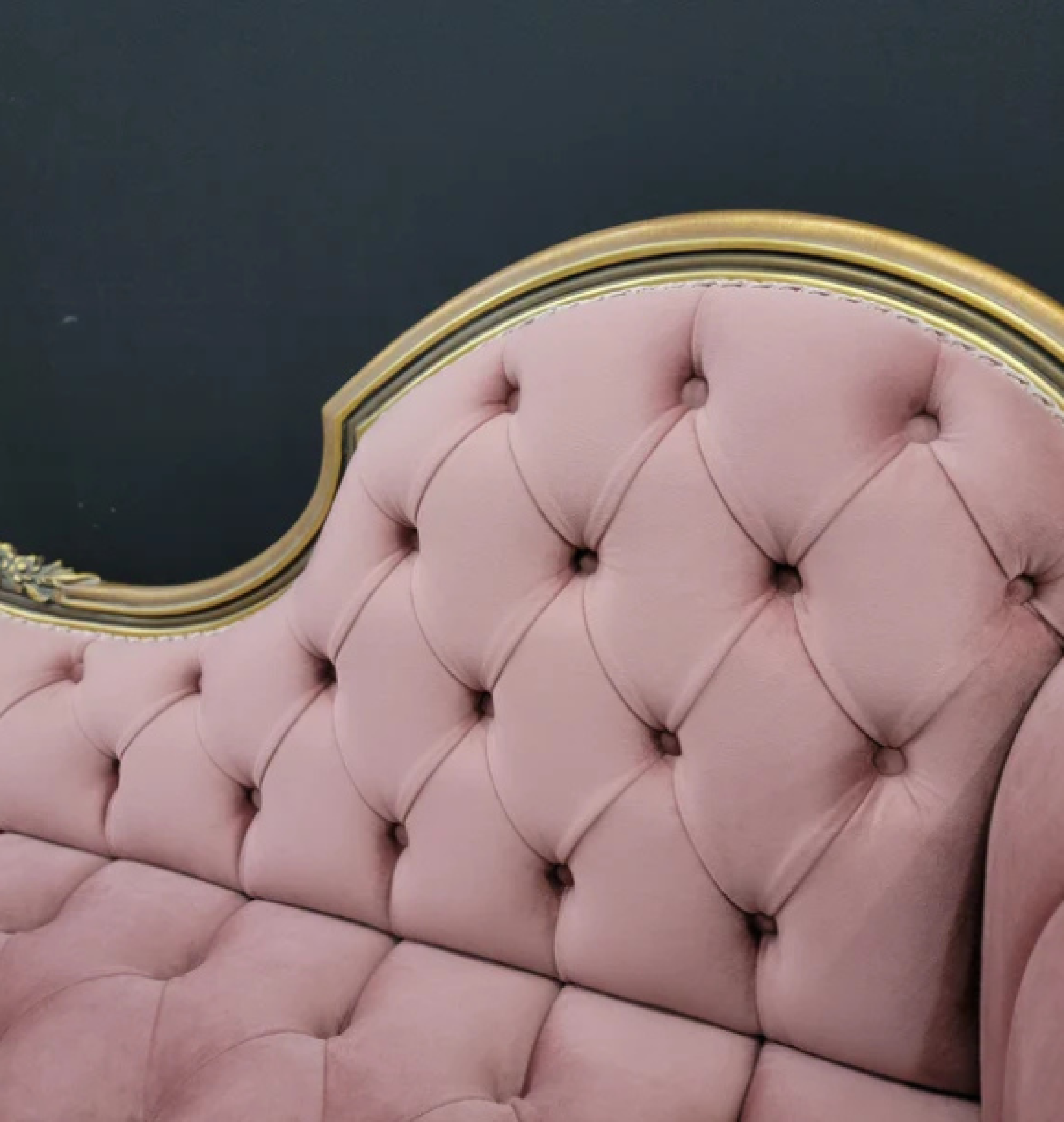 magenta chaise