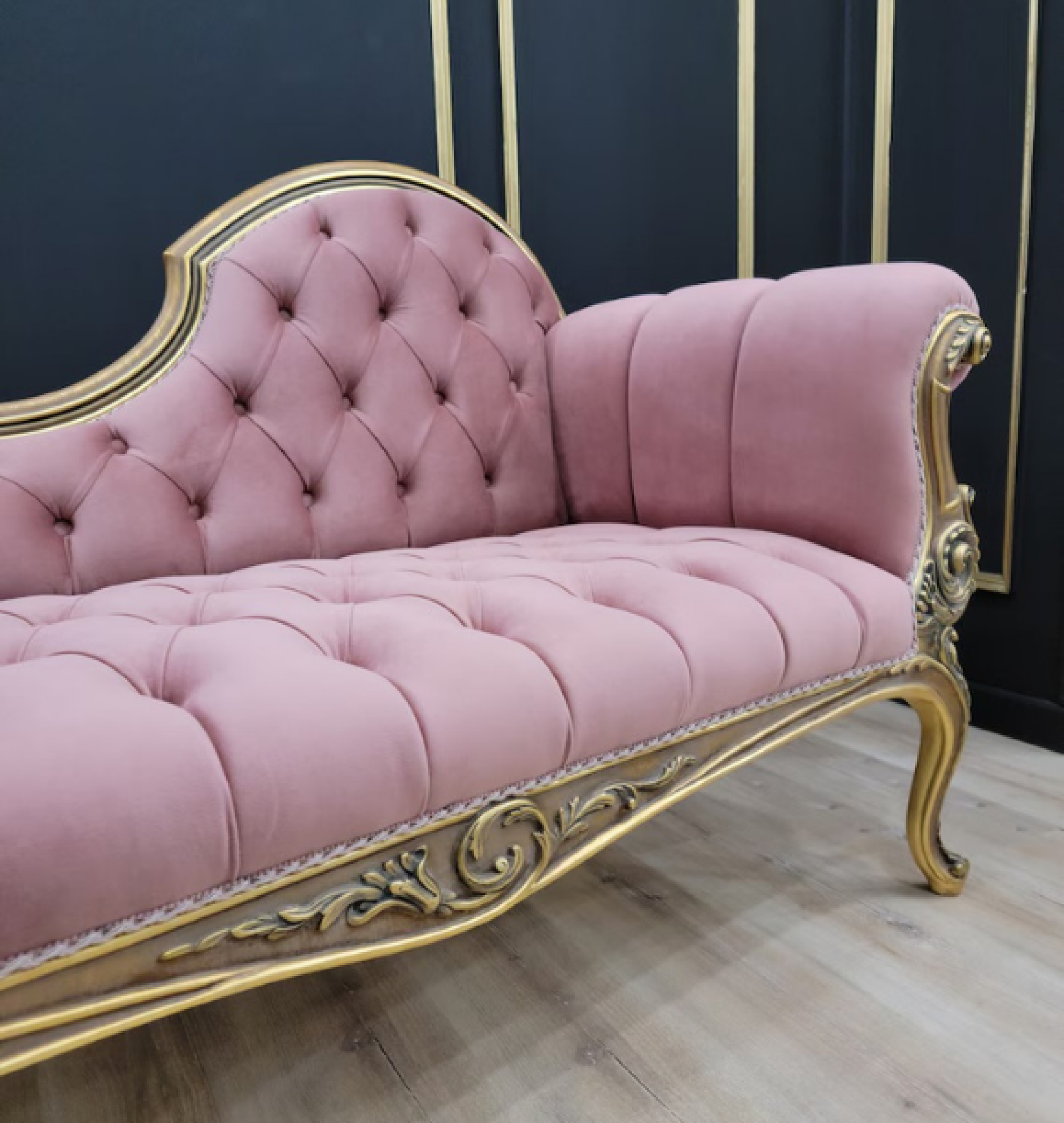 magenta chaise