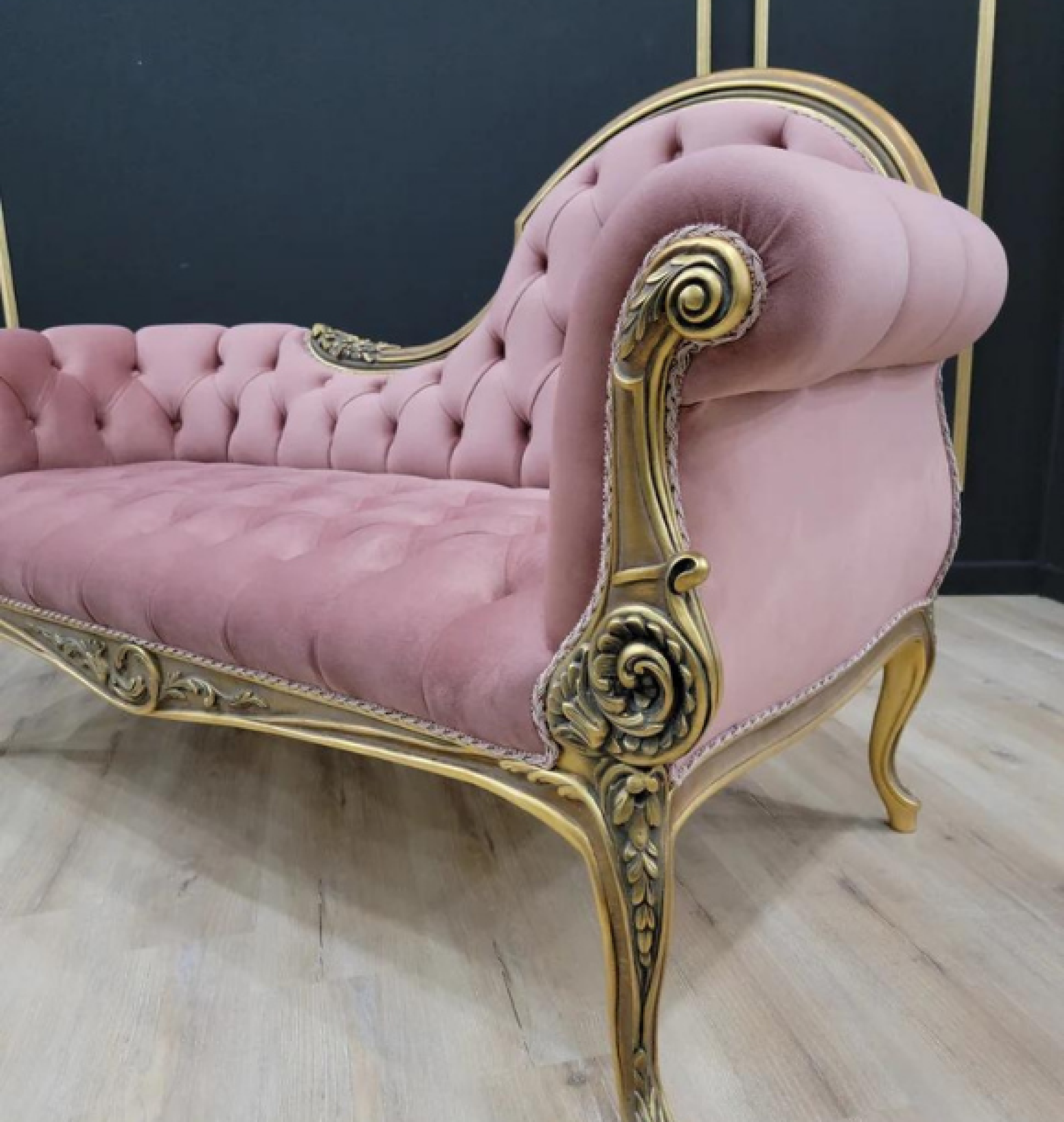 magenta chaise