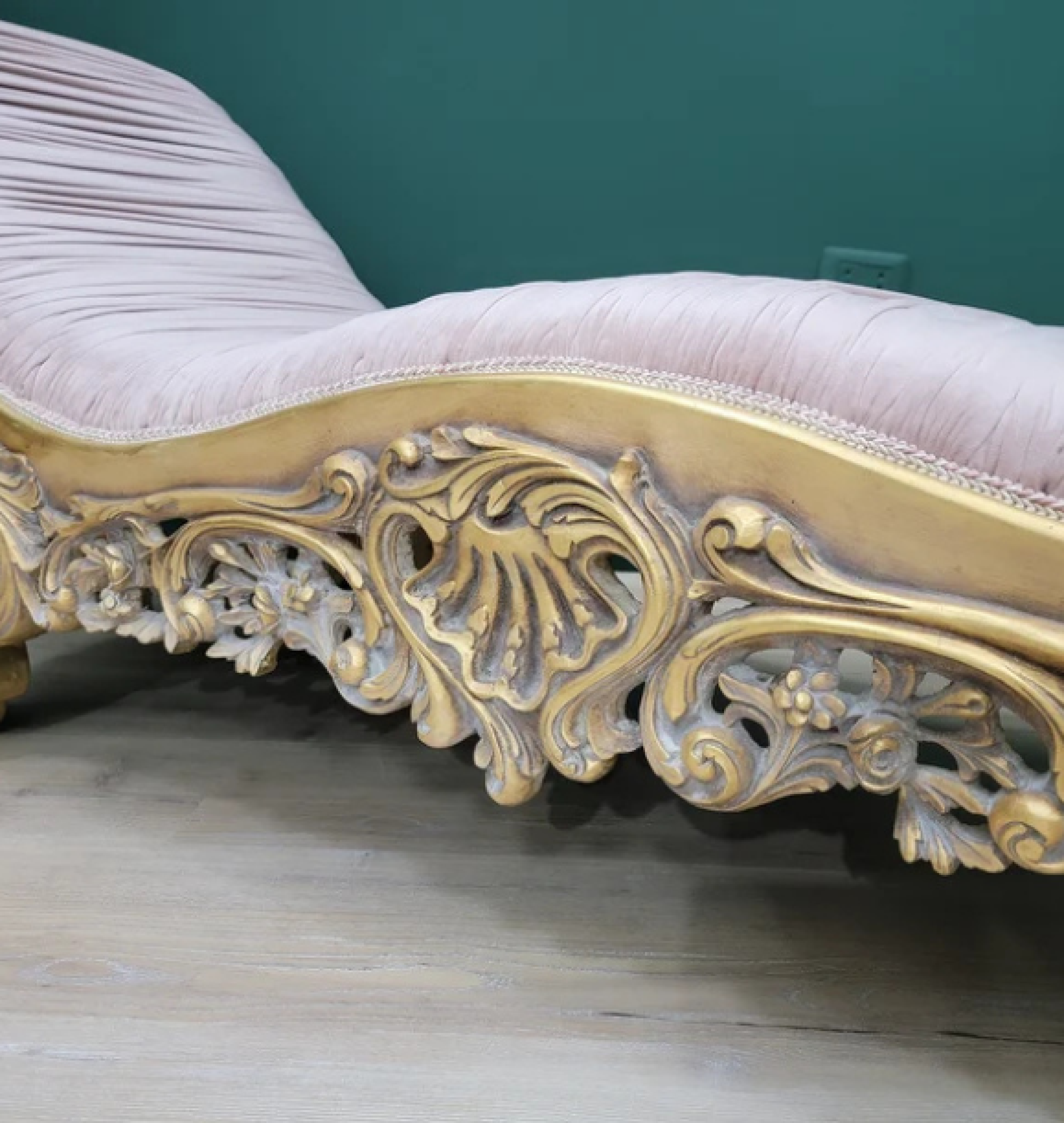 rose chaise
